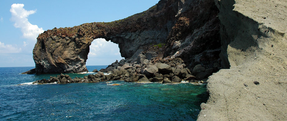 arco del perciato eolie