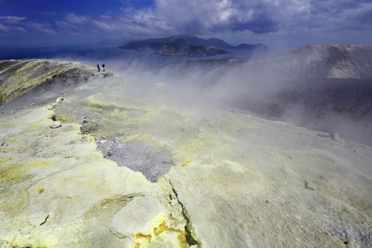 vulcano in barca a vela 2